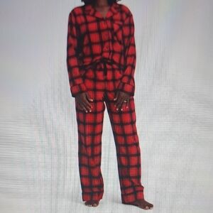 XL.   WONDERSHOP BUFFALO PLAID COZY FLANNEL PAJAMA SET